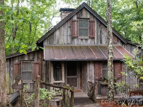 115 Boardinghouse Way #115, Sylva, NC 28779