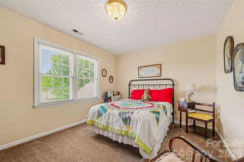 Bedroom - 4051 Pinecrest Ne Dr NE, Hickory, NC 28601 photo 5 of 5