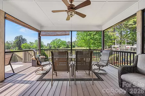 Exterior - 4051 Pinecrest Ne Dr NE, Hickory, NC 28601 photo 6 of 11