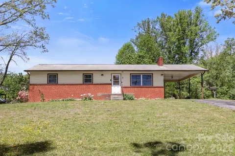 41 Hartshorn Dr, Candler, NC 28715