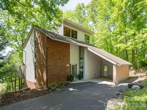 142 Sequoyah Hills Dr, Fletcher, NC 28732