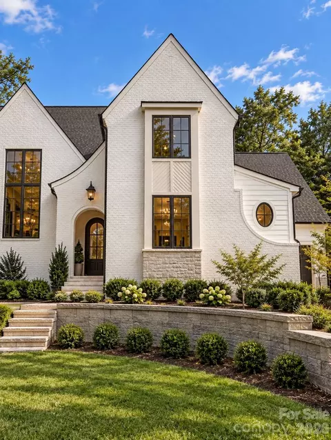 519 Meadowbrook Rd, Charlotte, NC 28211