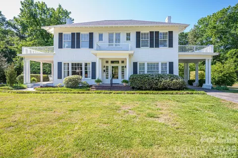 1147 S Belvedere Ave, Gastonia, NC 28054