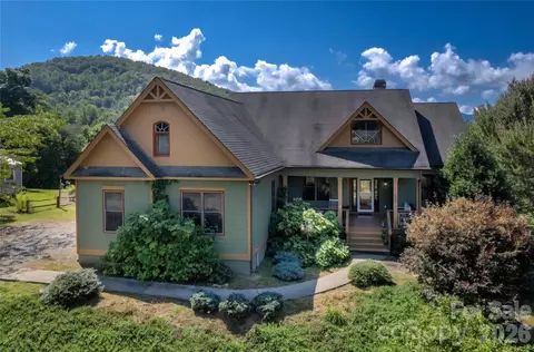 182 Brigsy Ln, Whittier, NC 28789