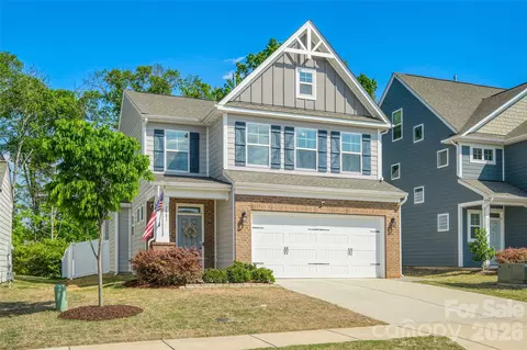 3881 Center Place Dr, Harrisburg, NC 28075