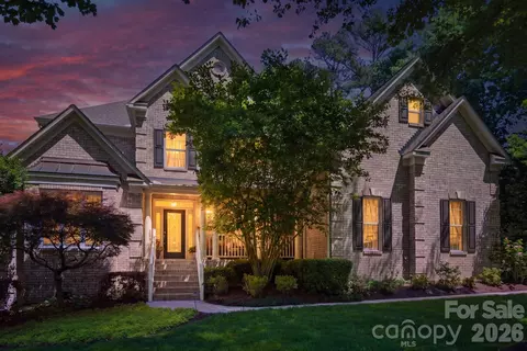 4325 Rustling Woods Dr, Denver, NC 28037