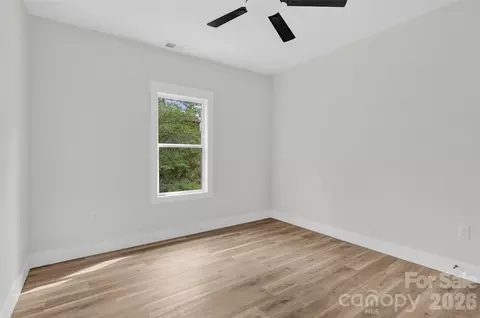 Bedroom - 906 4th Ne St NE, Conover, NC 28613 photo 2 of 3