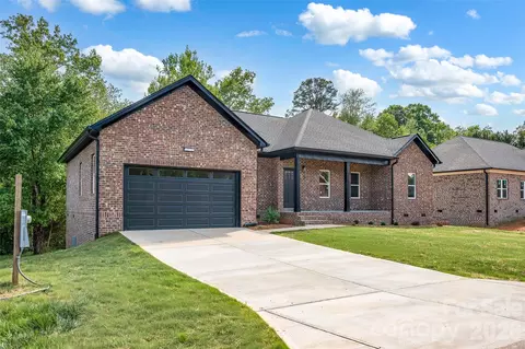 Exterior - 906 4th Ne St NE, Conover, NC 28613 photo 2 of 7