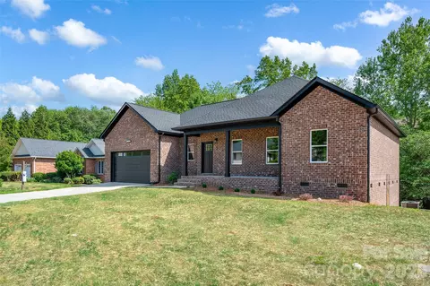 Exterior - 906 4th Ne St NE, Conover, NC 28613 photo 4 of 7