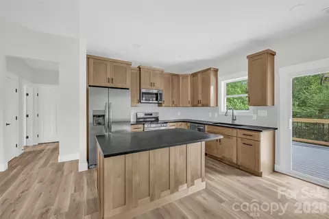 Kitchen - 906 4th Ne St NE, Conover, NC 28613 photo 1 of 5