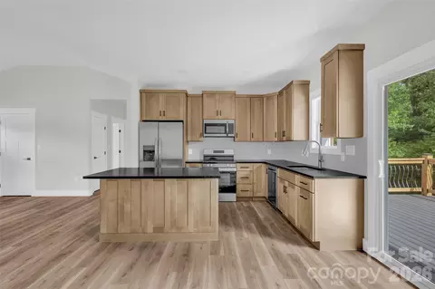 Kitchen - 906 4th Ne St NE, Conover, NC 28613 photo 4 of 5