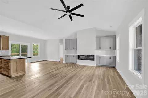 Living - 906 4th Ne St NE, Conover, NC 28613 photo 3 of 3