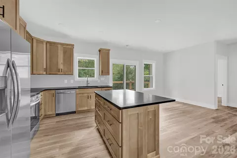 Kitchen - 906 4th Ne St NE, Conover, NC 28613 photo 2 of 5