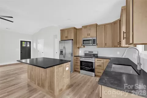 Kitchen - 906 4th Ne St NE, Conover, NC 28613 photo 3 of 5