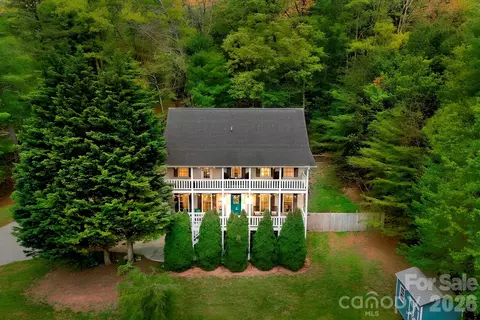 10 Country Rd, Hendersonville, NC 28791