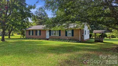 8116 Indian Trail Fairview Rd, Indian Trail, NC 28079