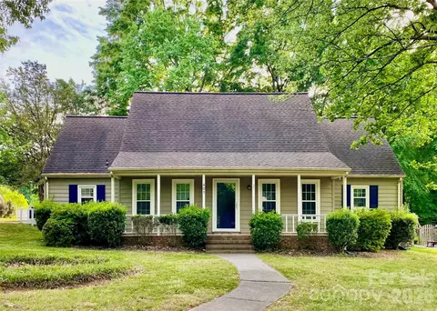 401 Sunnywood Ln, Charlotte, NC 28270
