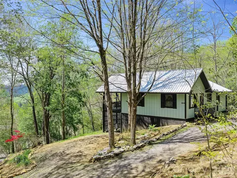 129 Kantagree Dr, Bakersville, NC 28705