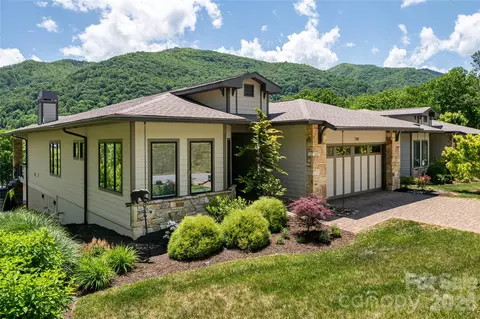 110 Plateau Dr, Maggie Valley, NC 28751