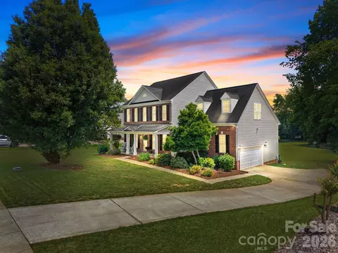 125 Sundown Cove Dr, Mooresville, NC 28117