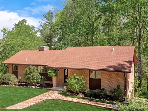 52 Mark Twain Rd, Asheville, NC 28805