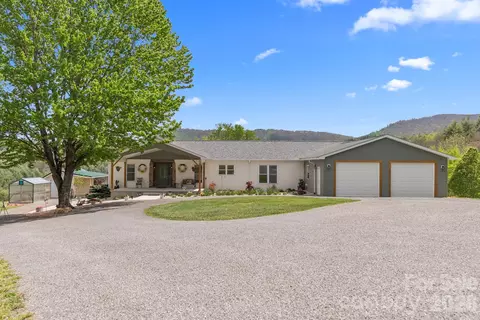 552 Dirt Nose Dr, Sparta, NC 28675