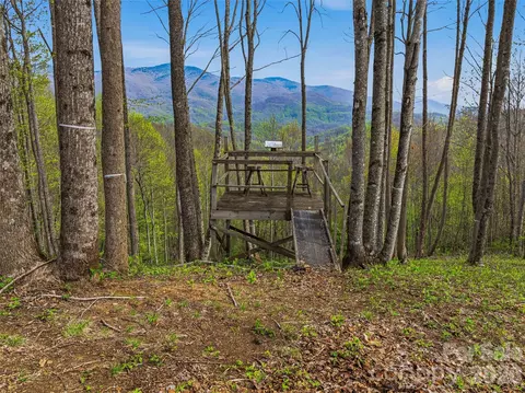 227 Flying Dutchman Road, Sylva, NC 28779