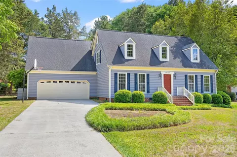 5636 Ivygate Ln, Charlotte, NC 28226
