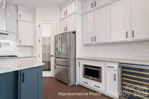 Kitchen - 20392 Queens St, Cornelius, NC 28031 photo 4 of 9