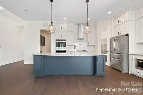 Kitchen - 20392 Queens St, Cornelius, NC 28031 photo 7 of 9