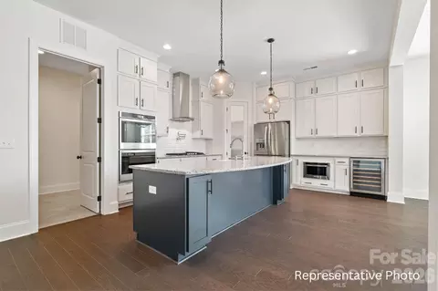 Kitchen - 20392 Queens St, Cornelius, NC 28031 photo 8 of 9
