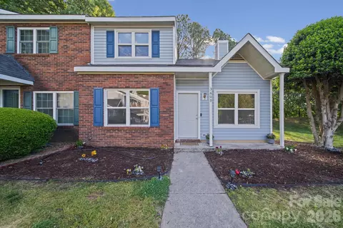 3609 Huyton Ct, Charlotte, NC 28215