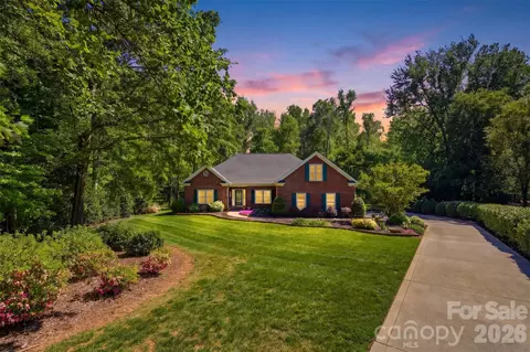 9806 Hofstra Ct, Mint Hill, NC 28227
