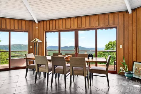 106 Windy Gap Rd, Asheville, NC 28804