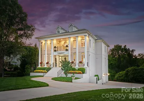 1120 Chollywood Dr, Charlotte, NC 28211