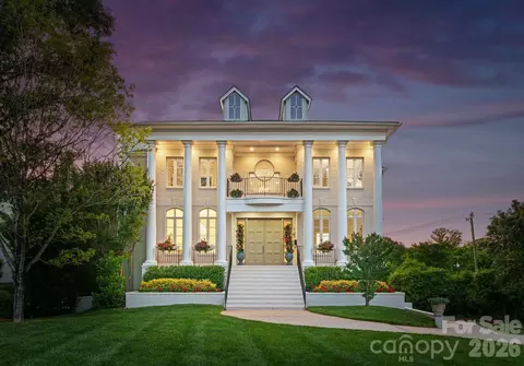1120 Chollywood Dr, Charlotte, NC 28211