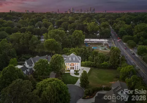 1120 Chollywood Dr, Charlotte, NC 28211