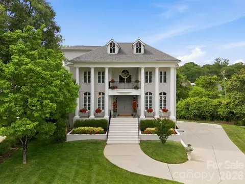 1120 Chollywood Dr, Charlotte, NC 28211