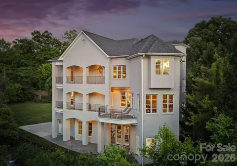 1120 Chollywood Dr, Charlotte, NC 28211