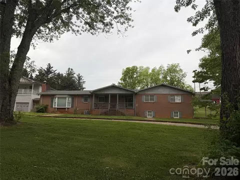 Hilltop Street, Hudson, NC 28638