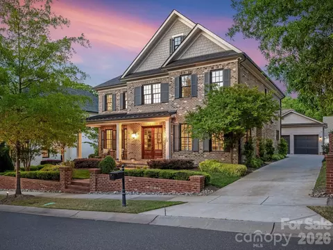 1117 Churchill Commons Dr, Charlotte, NC 28211