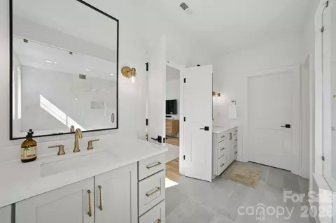 Bath - 12016 Cambridge Square Dr, Cornelius, NC 28031 photo 4 of 7