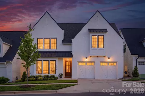 Exterior - 12016 Cambridge Square Dr, Cornelius, NC 28031 photo 2 of 11