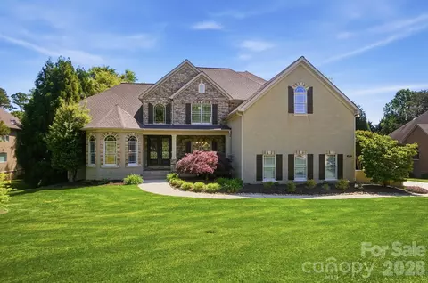 159 Riverchase Ln, Mooresville, NC 28115