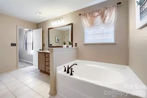 Bath - 2834 Bivins St, Davidson, NC 28036 photo 3 of 5