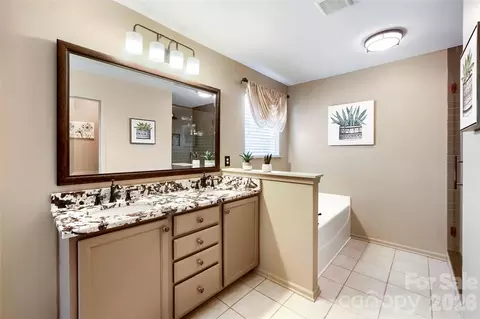 Bath - 2834 Bivins St, Davidson, NC 28036 photo 2 of 5