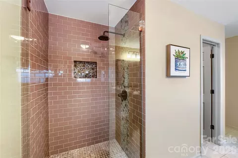Bath - 2834 Bivins St, Davidson, NC 28036 photo 4 of 5