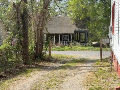 Exterior - 965 13th St, Lancaster, SC 29720 photo 5 of 7