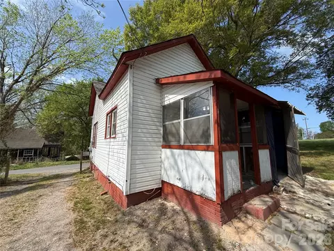 Exterior - 965 13th St, Lancaster, SC 29720 photo 6 of 7