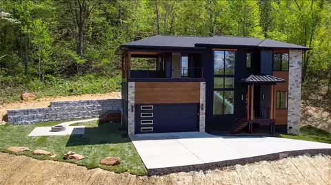 134 View Ridge Pkwy, Leicester, NC 28748